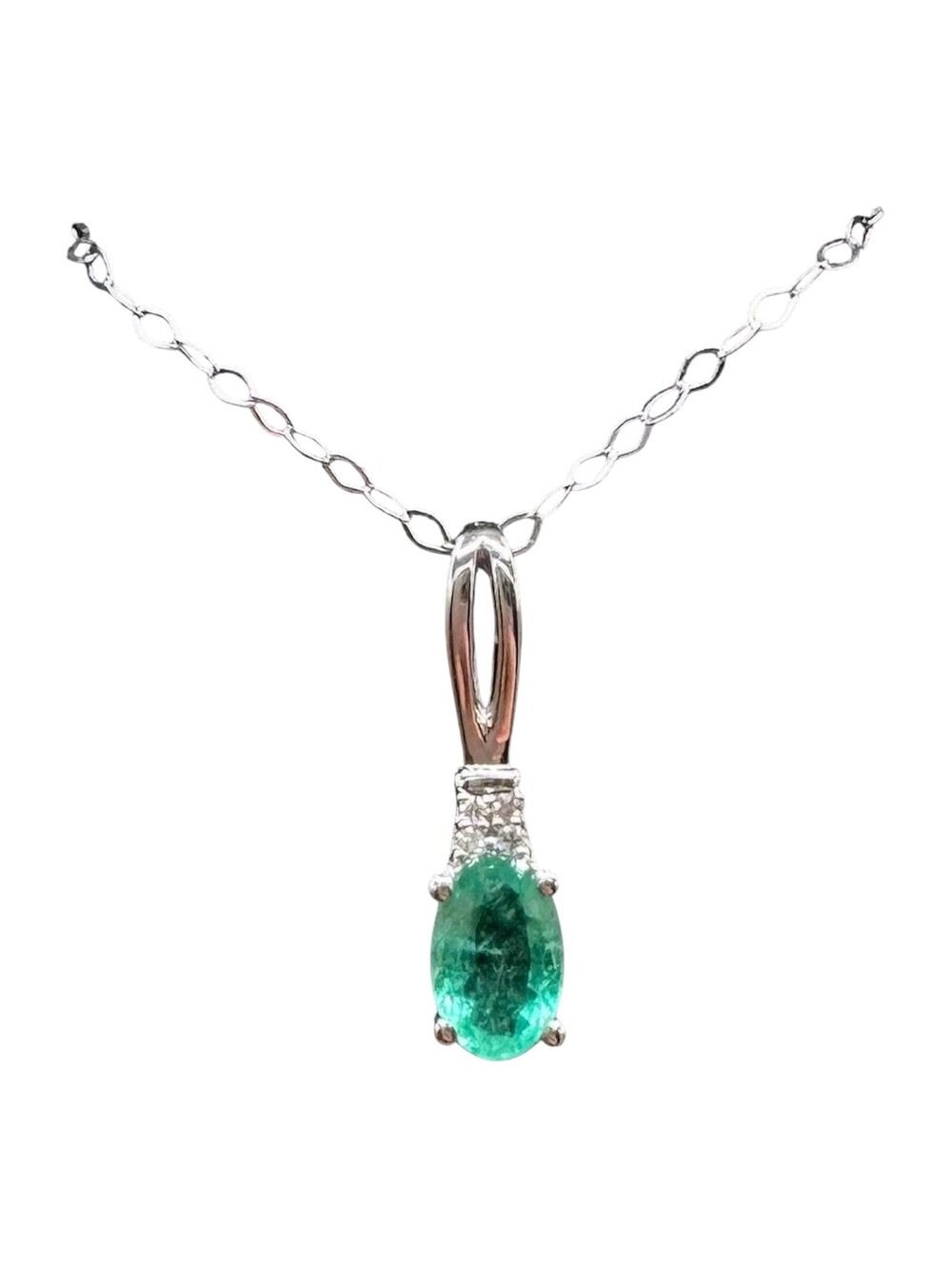 14K White Gold Emerald Diamond Necklace Oval 18 Inch